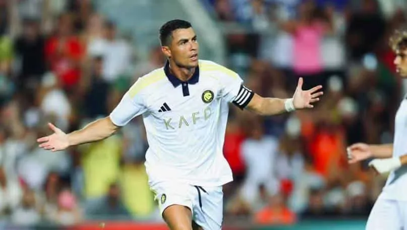 cristiano-ronaldo-brilha-com-hat-trick-em-goleada-do-al-nassr-sobre-o-rio-ave-em-portugal