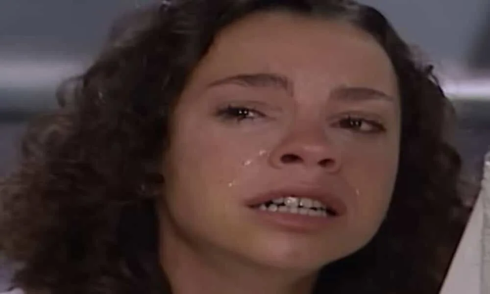 joyce-enfrenta-decepcao-e-ciumes-na-festa-de-marininha-em-historia-de-amor