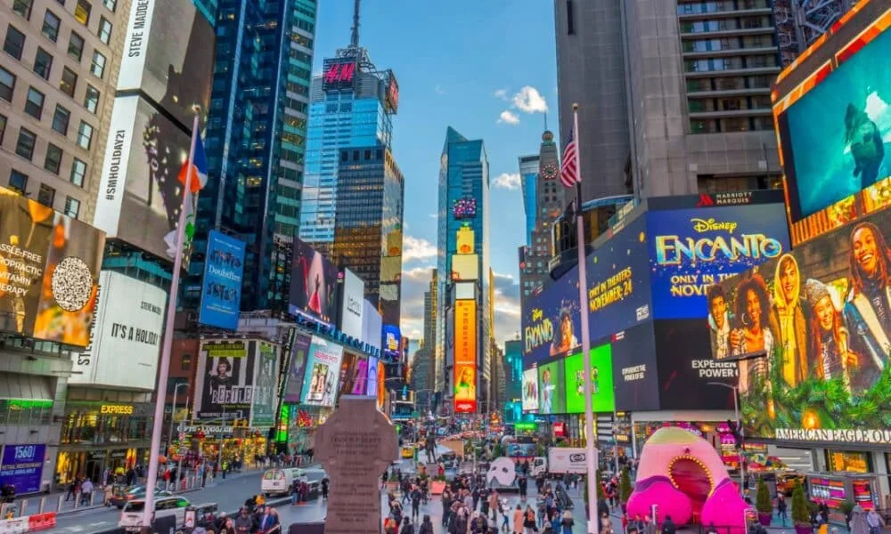 times-square-shooting-injures-three,-suspect-detained-in-new-york