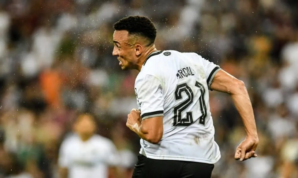 golaco-de-cabeca-de-marcal-coloca-botafogo-em-vantagem-contra-o-fortaleza-pelo-brasileirao