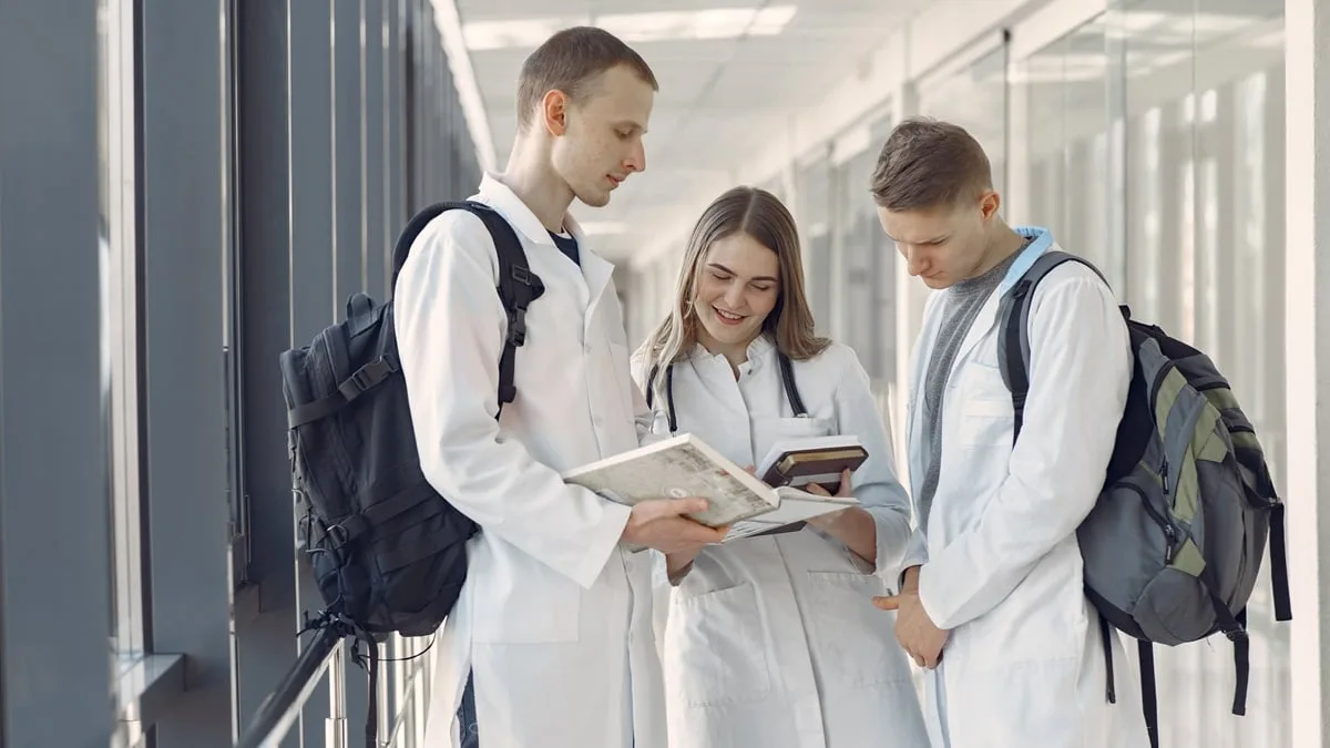 5bb06b40 faculdade medicina alunos TJGO: aluno do 3º ano aprovado em medicina pode iniciar curso antes de concluir ensino médio