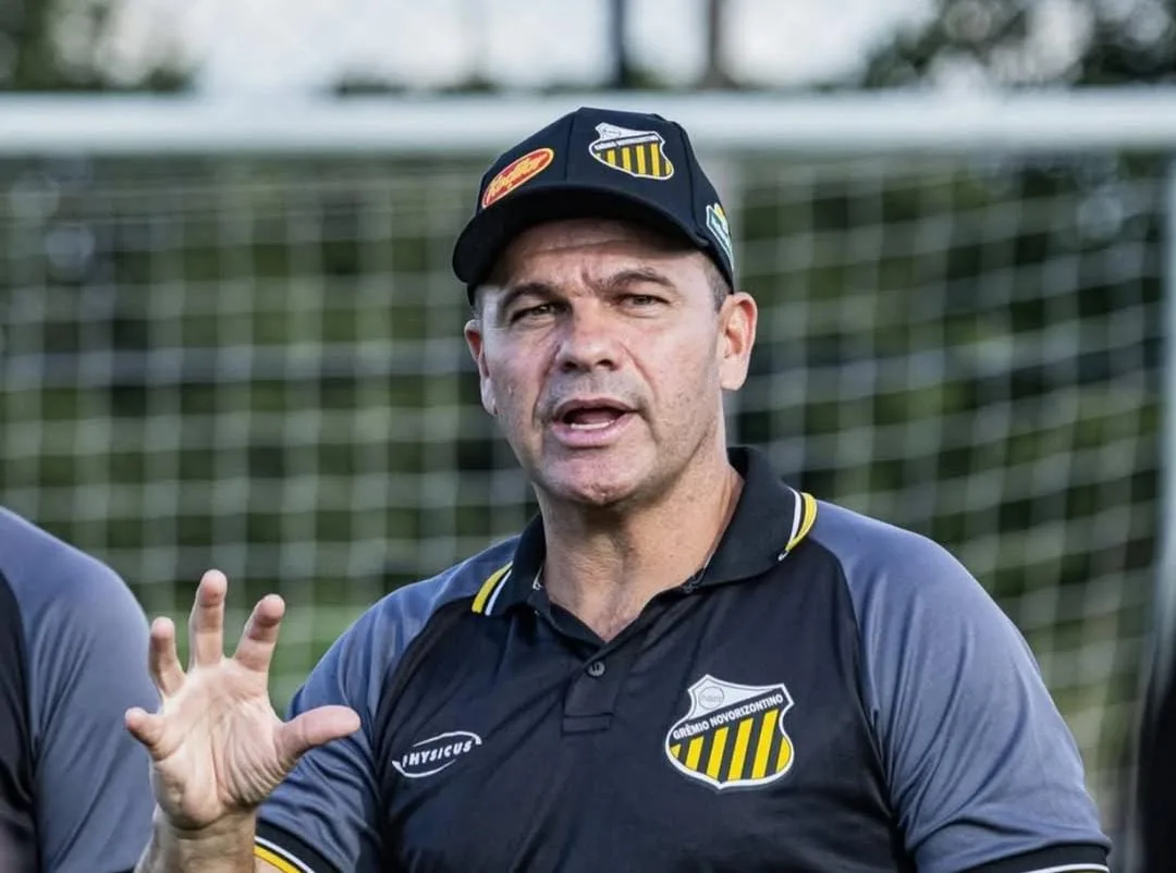 vila-nova-anuncia-retorno-do-tecnico-umberto-louzer