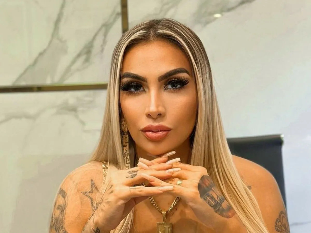 imagens-fortes:-juju-ferrari-mostra-bumbum-vazando-hidrogel-apos-infeccao;-fotos