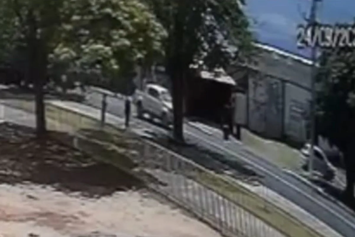 homem-e-preso-apos-agredir-mulher-com-‘voadora’-em-praca-de-morrinhos