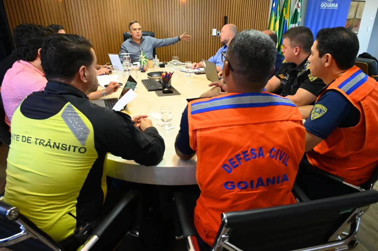 mabel-reune-gabinete-de-crise-e-determina-novas-medidas-para-mitigar-efeitos-da-chuva-em-goiania