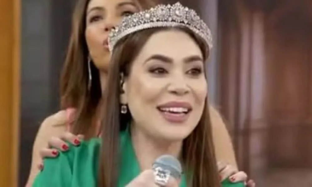 naiara-azevedo-celebra-15-anos-de-carreira-com-surpresa-de-caio-castro-no-encontro