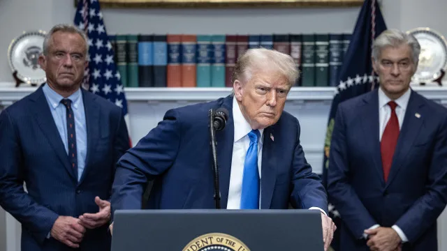 Trump sugere que paracetamol na gravidez pode causar autismo