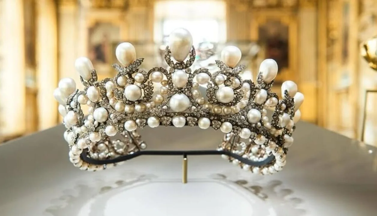 joias-roubadas-do-museu-do-louvre-tinham-seguro?-diretor explica