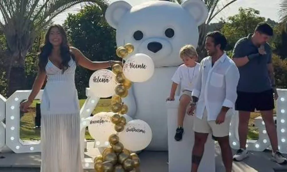 cha-revelacao:-thammy-miranda-e-andressa-revelam-sexo-e-nome-do-bebe-em-evento-familiar-em-sp