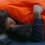 michelle-barros-e-shia-phoenix-trocam-primeiro-beijo-em-a-fazenda-17-apos-semanas-de-flerte-na-sede-de-itapecerica