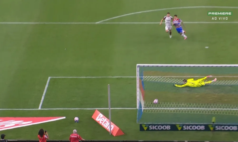 fortaleza-abre-placar-com-golaco-de-breno-lopes-contra-flamengo-no-castelao