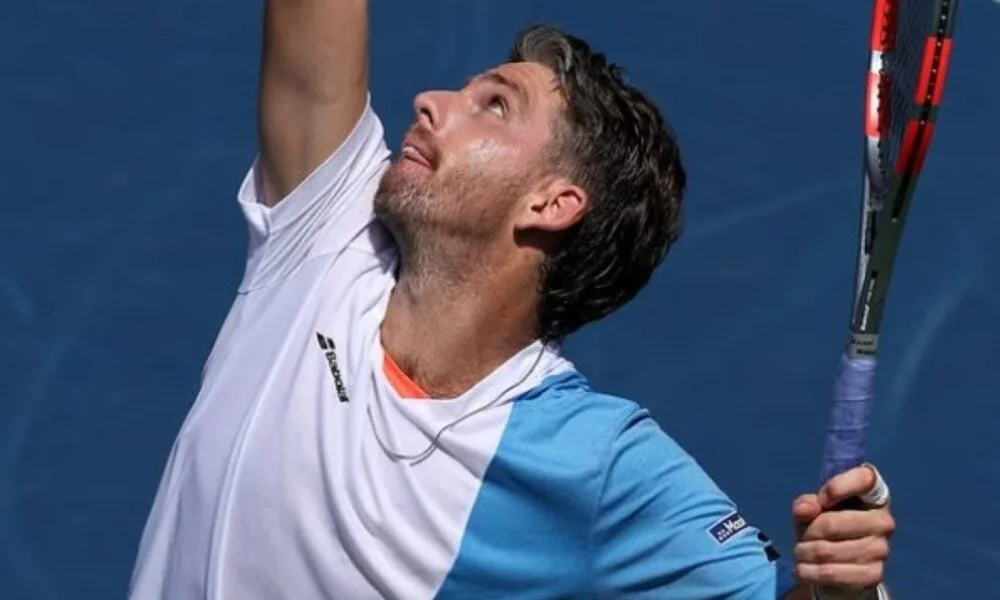 norrie-remonta-ante-el-numero-1-alcaraz-en-3-sets-y-avanza-a-octavos-del-masters-de-paris