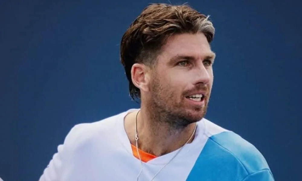 norrie-turns-over-world-no.-1-alcaraz-in-3-sets-and-advances-to-paris-masters-round-of-16