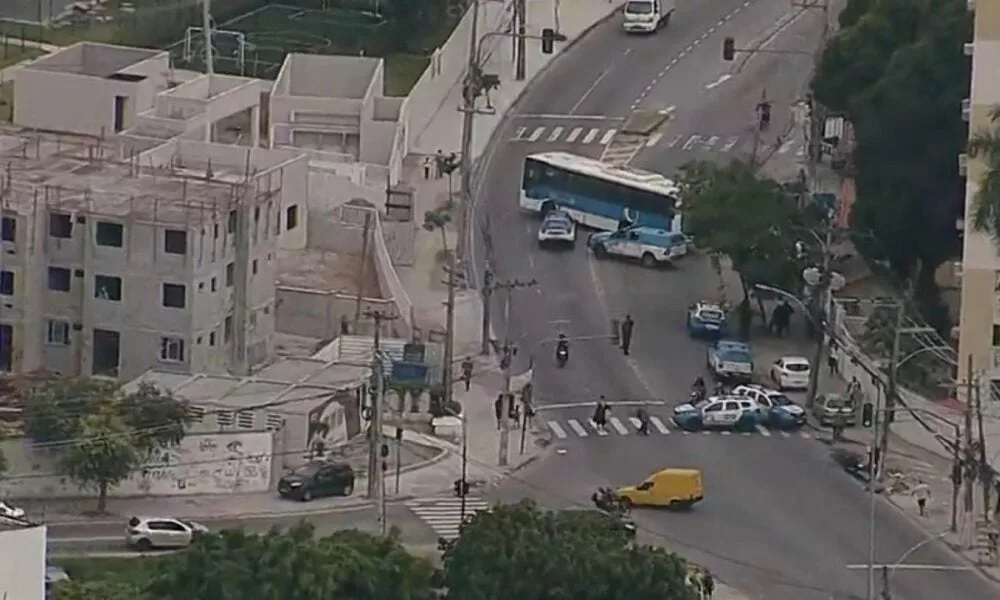 megaoperacao-policial-no-rio-suspende-aulas-em-uerj,-uff,-puc-rio-e-faetec-com-64-mortes-e-81-prisoes