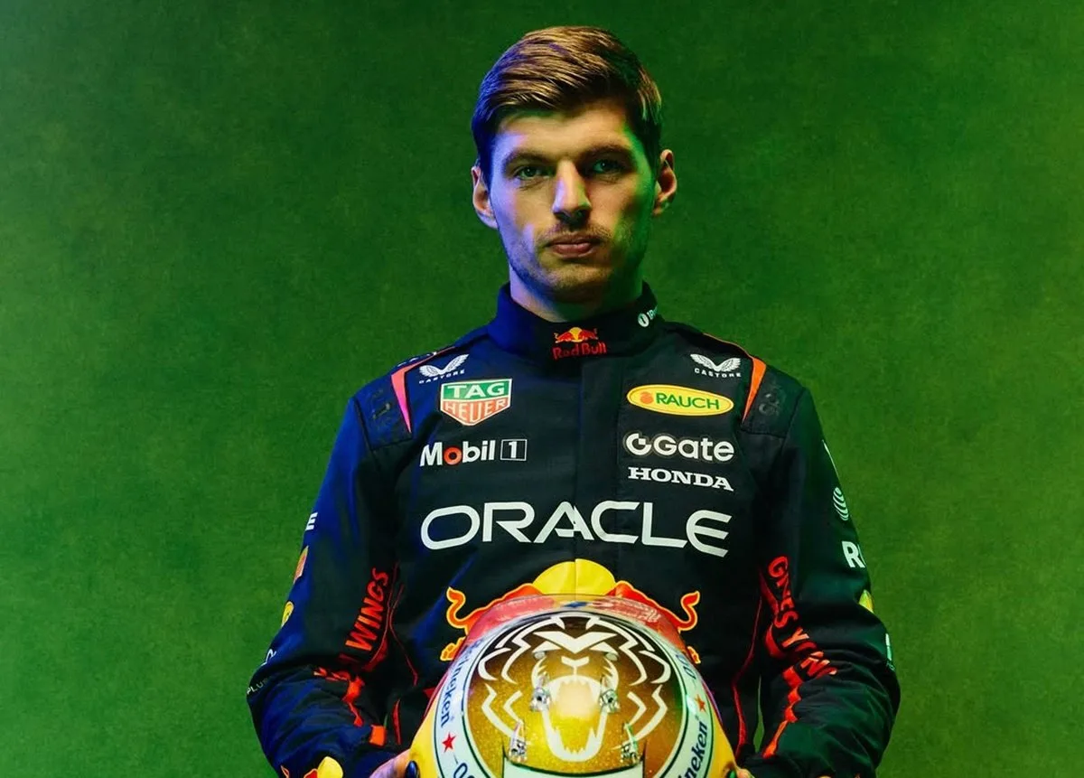 com-homenagem-ao-brasil,-verstappen-apresenta-capacete-especial-para-o-gp-de-sao-paulo