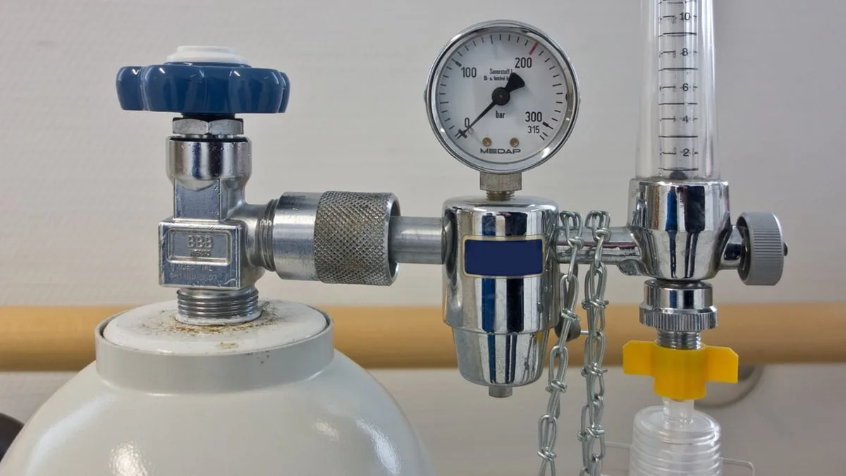 mulher-que-agrediu-vigilante-em-hospital-de-jatai-fumava-perto-dos-cilindros-de-oxigenio