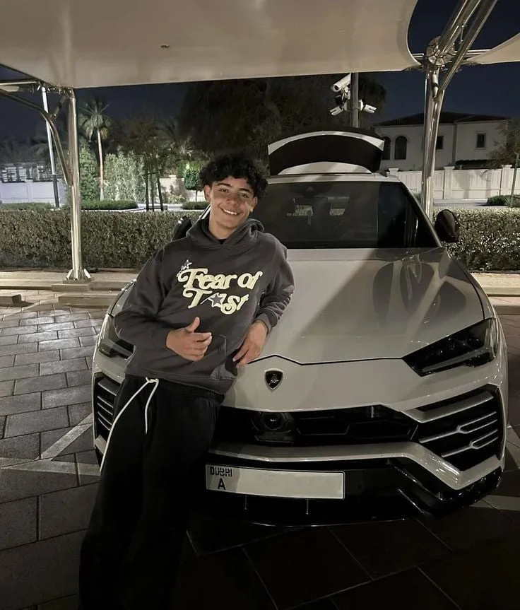 cristiano-ronaldo-jr.-ganha-lamborghini-urus-aos-15-anos