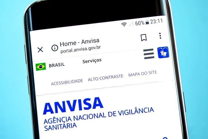 anvisa-suspende-substancias-em-esmaltes-de-unhas-e-suplementos-para-artrose-por-riscos-a-saude