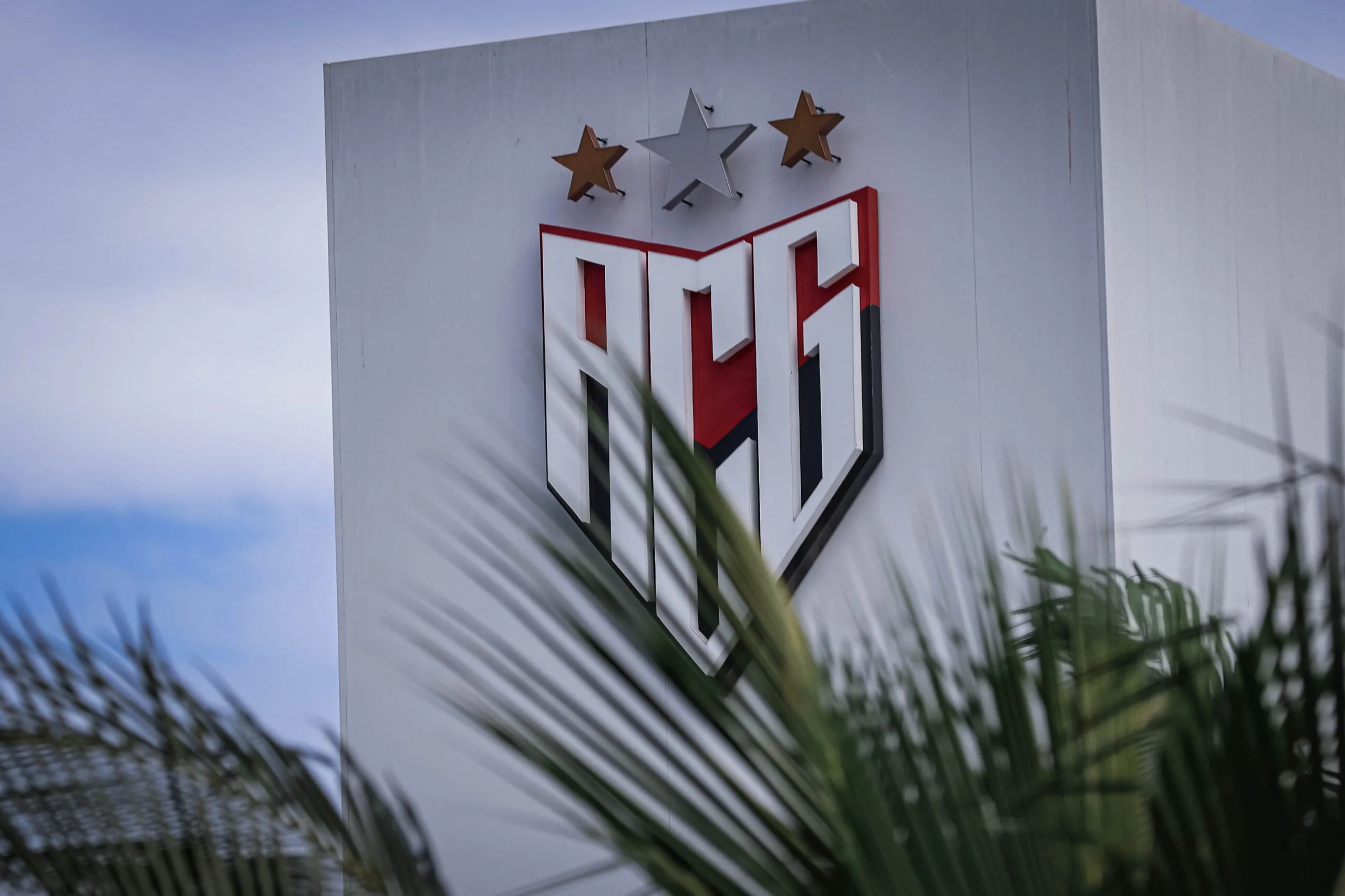 atletico-go-x-goias:-ultima-vitoria-rubro-negra-sobre-o-rival-na-serie-b-foi-em-2016