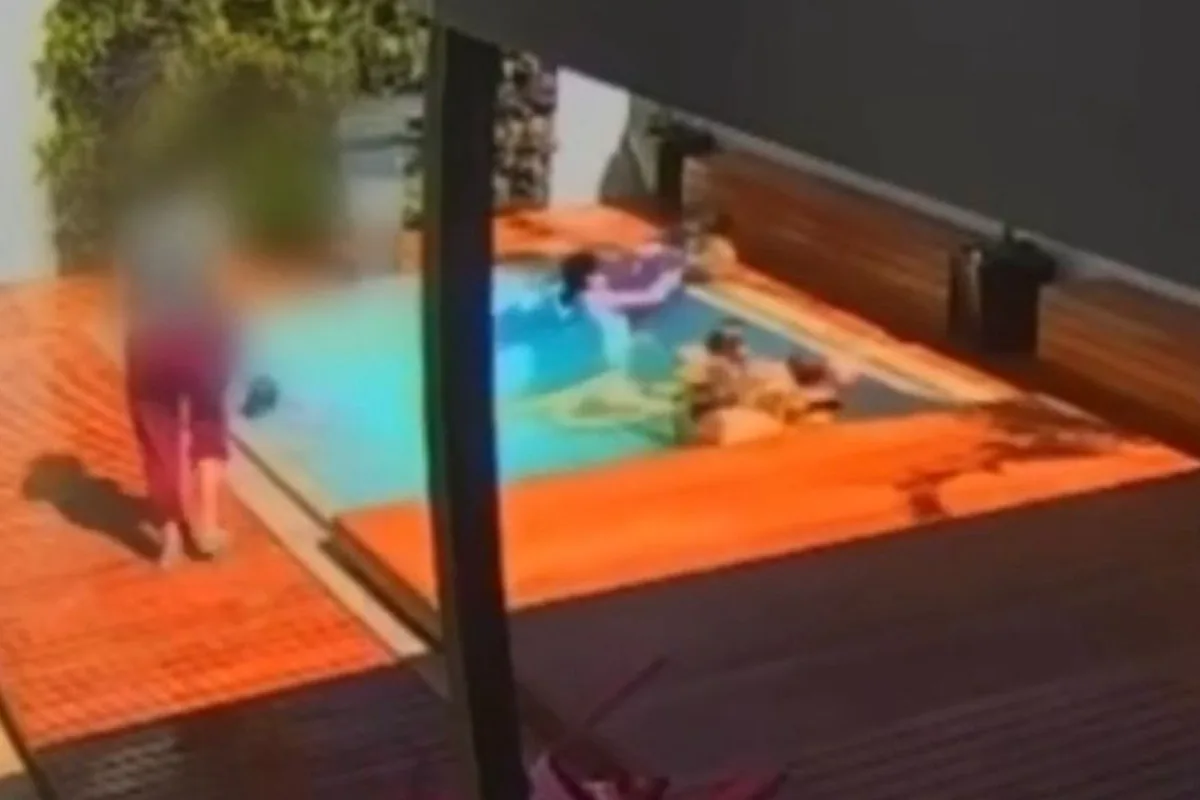 criancas-escapam-de-acidente-apos-deck-automatico-de-piscina-fechar,-em-trindade