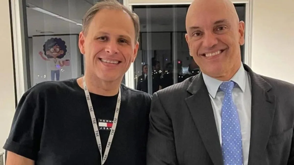ex-assessor-de-alexandre-de-moraes-no-tse-e-conduzido-a-delegacia-na-italia