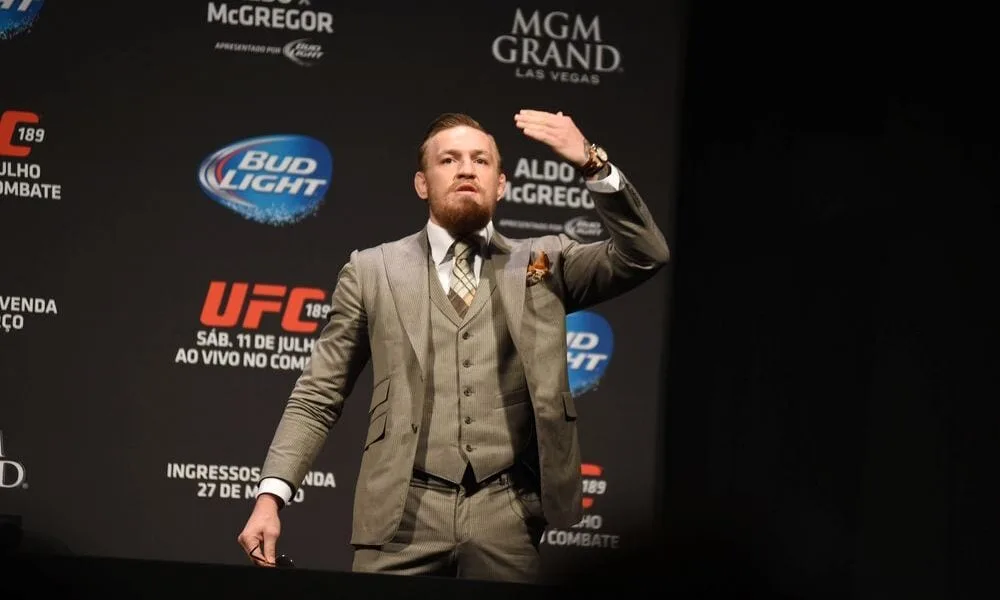 conor-mcgregor-confirma-assinatura-de-contrato-para-luta-no-ufc-da-casa-branca-em-junho-de-2026