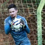 “agora-e-entender-o-campeonato-e-buscar-fora-de-casa-o-que-deixamos-escapar-em-casa”,-diz-o-goleiro-tadeu,-do-goias