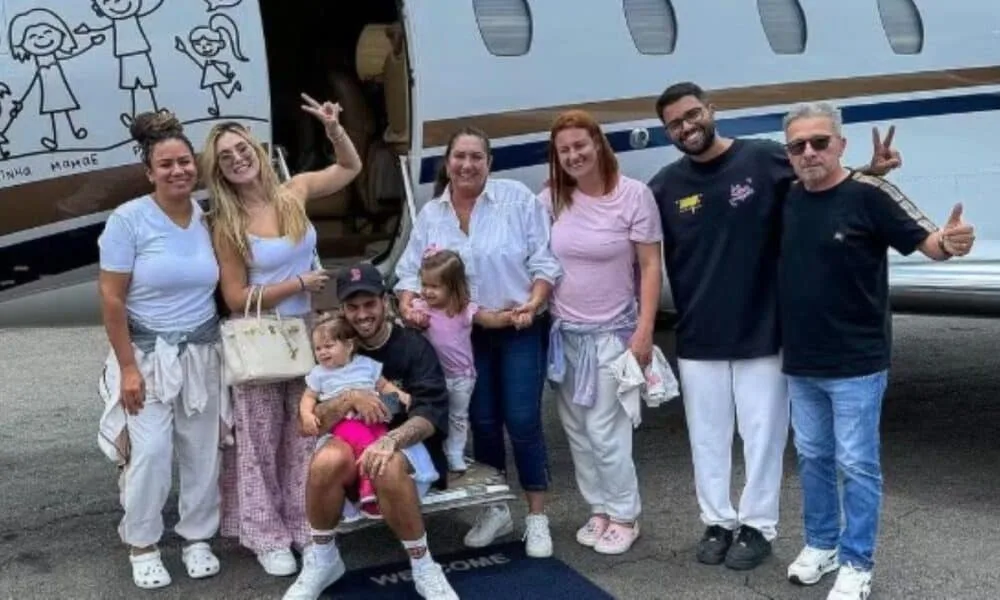 suposto-salario-mensal-de-r$-9-mil-das-babas-dos-filhos-de-virginia-e-ze-felipe-agita-internet