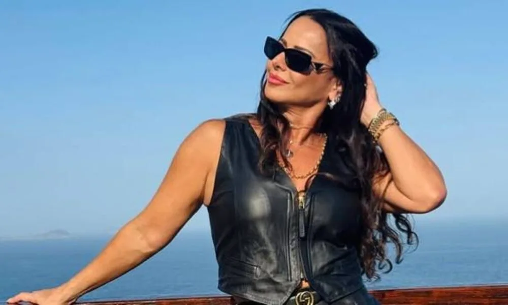 viviane-araujo-rebate-criticas-a-aparencia-natural-e-defende-envelhecimento-aos-50-anos