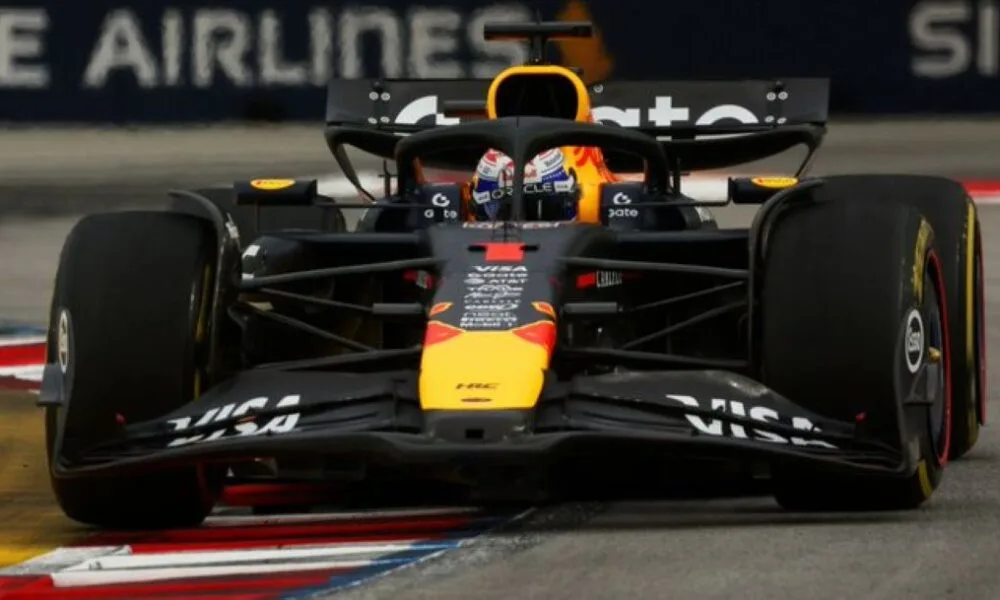 f1:-verstappen-dominates-third-free-practice-for-singapore-gp-with-1min30s148-and-bortoleto-finishes-12th-in-sauber