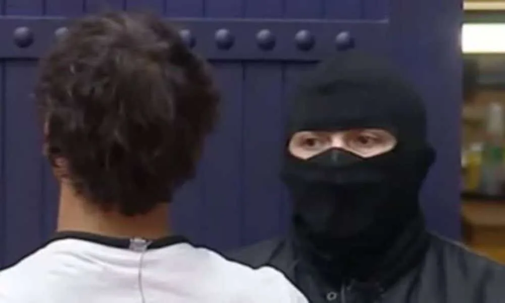 ninjas-invadem-sede-de-a-fazenda-17-apos-briga-entre-wallas-e-shia-na-madrugada-pos-festa