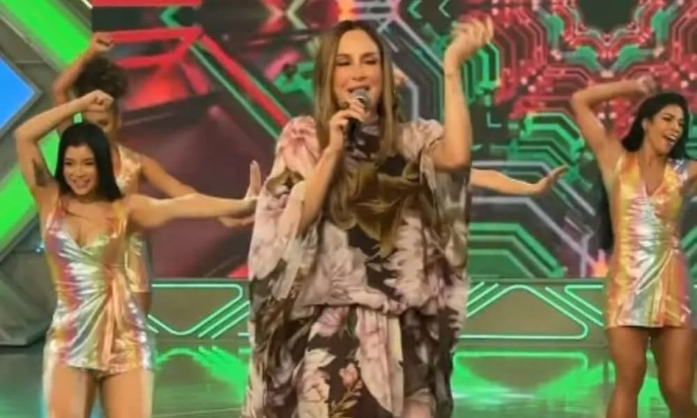 claudia-leitte-agita-domingo-legal-com-show-e-quadros-divertidos-no-sbt