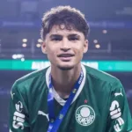 a-pedido-de-abel-ferreira,-palmeiras-comprara-volante-emprestado-pelo-goias