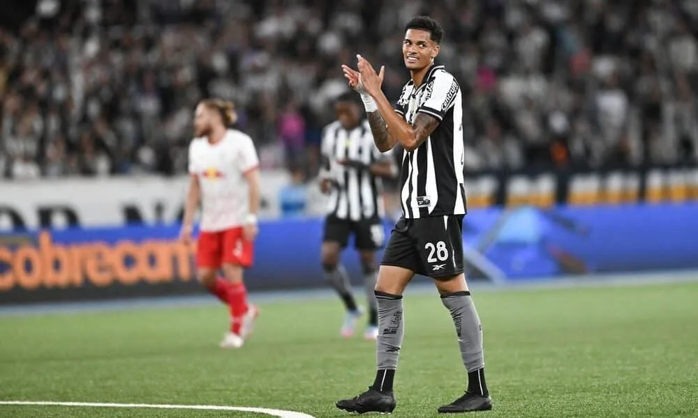 ancelotti-planeja-mudancas-no-esquema-do-botafogo-sem-pilar-newton-para-classico-contra-flamengo-no-brasileirao