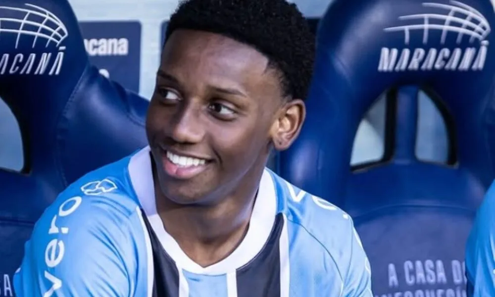 gremio-avalia-proposta-de-r$-120-mi-do-shakhtar-por-joia-gabriel-mec-de-17-anos