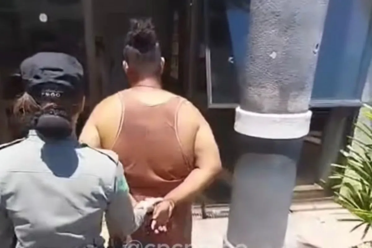 homem-quebra-celular-e-joga-fogao-para-fora-de-casa-em-briga-com-companheira-em-aparecida