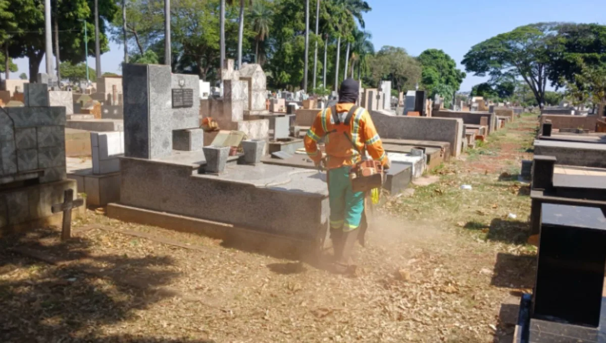 finados:-prefeitura-de-goiania-inicia-limpeza-nos-cemiterios-municipais