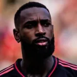 palmeiras-inicia-negociacoes-com-gerson,-zenit-e-ex-flamengo,-para-reforco-no-meio-campo-em-2026