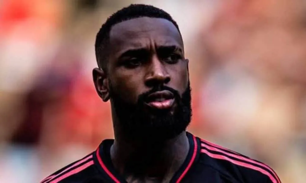 palmeiras-inicia-negociacoes-com-gerson,-zenit-e-ex-flamengo,-para-reforco-no-meio-campo-em-2026