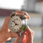 governo-confirma-ausencia-de-horario-de-verao-em-2025-e-explica-impactos-no-consumo-de-energia