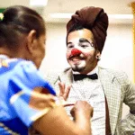 goiano-faz-historia-ao-concluir-primeira-pos-graduacao-em-palhacaria-hospitalar