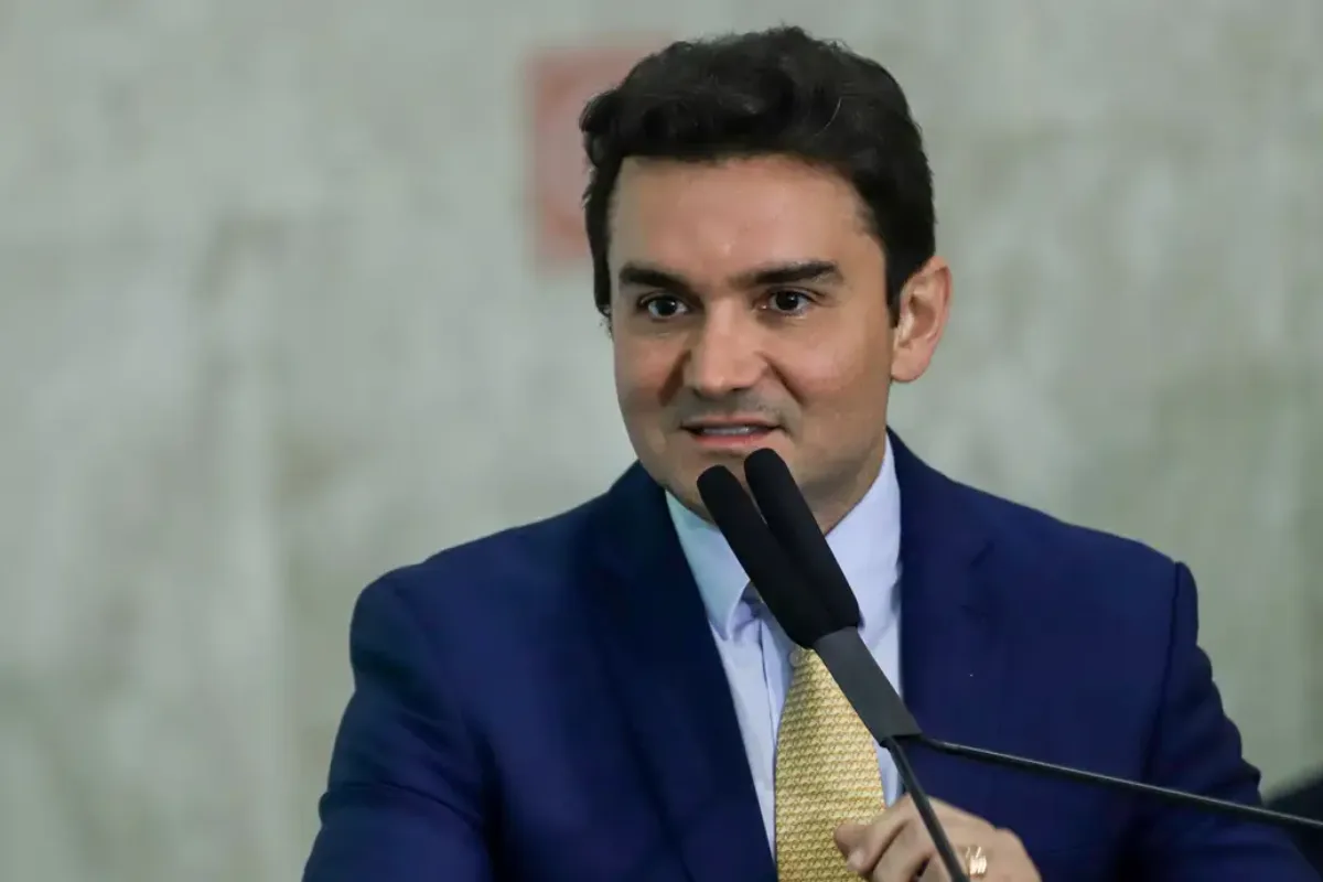 ministro-ironiza-criticas-de-caiado:-‘quando-ele-tiver-1,5%-eu-respondo’