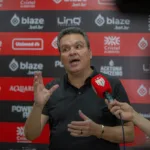 em-meio-a-crise-na-arbitragem,-adson-batista-cobra-profissionalizacao-dos-arbitros