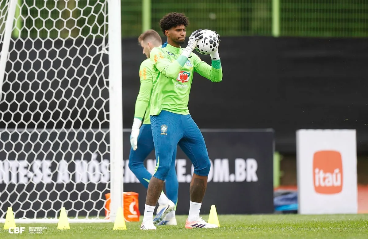 bento-sera-o-goleiro-da-selecao-contra-a-coreia-do-sul;-hugo-souza-ira-a-campo-contra-o-japao