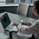 mulheres-ganham-20%-menos-que-homens-mesmo-estudando-mais,-diz-ibge