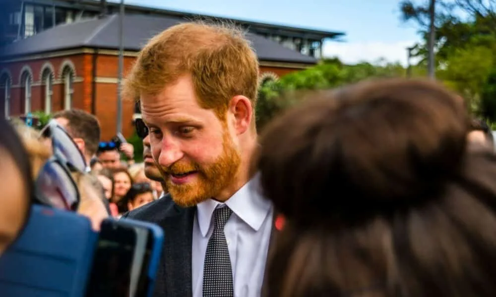 principe-harry-enfrenta-aproximacao-indesejada-de-stalker-conhecida-em-visita-de-quatro-dias-a-londres