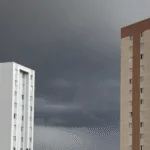 alerta-severo-da-defesa-civil:-temporal-com-raios-atinge-oeste,-sul,-norte-e-centro-de-sao-paulo-nesta-sexta-feira-(10)
