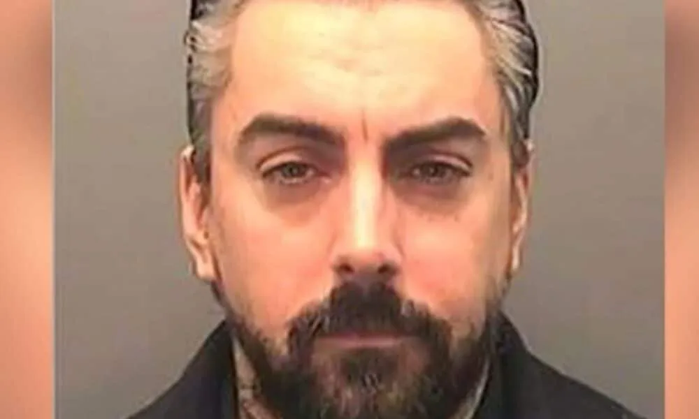 ian-watkins,-do-lostprophets,-condenado-por-crimes-sexuais-contra-criancas,-assassinado-em-ataque-prisional