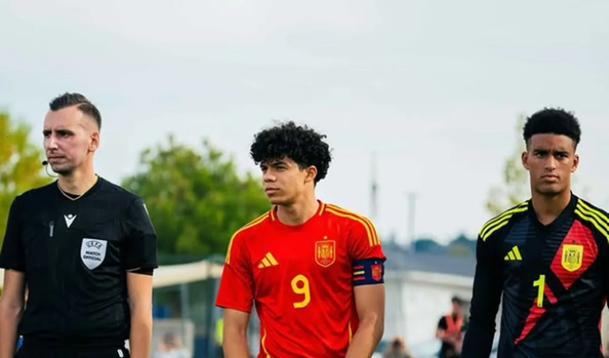 enzo-alves,-filho-de-marcelo,-e-titular-e-capitao-da-selecao-sub-17-da-espanha-em-partida-das-eliminatorias-da-euro