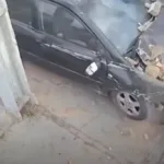 motorista-foge-apos-carro-invadir-casa-e-destruir-muro-em-goiania